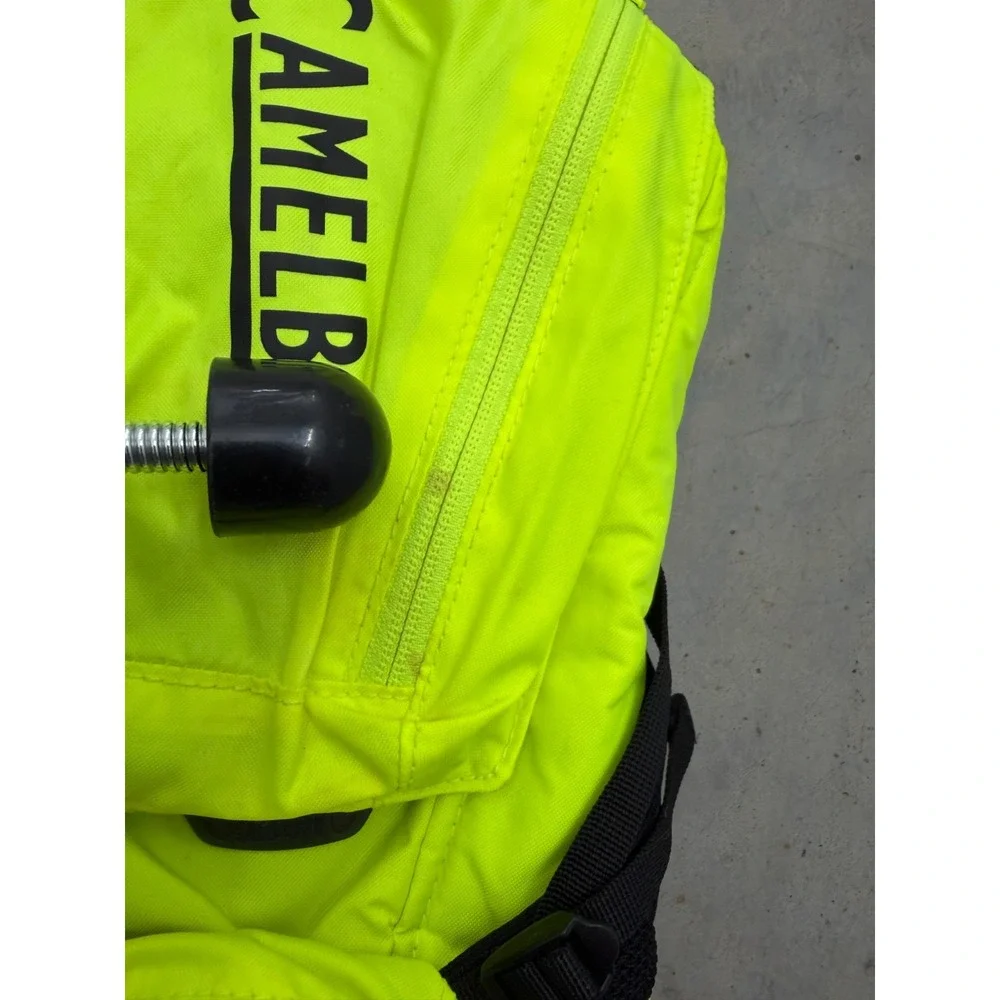 Camelbak Rogue Hydration Pack Unisex Neon Yellow Shoulder Strap Backpack Cycling